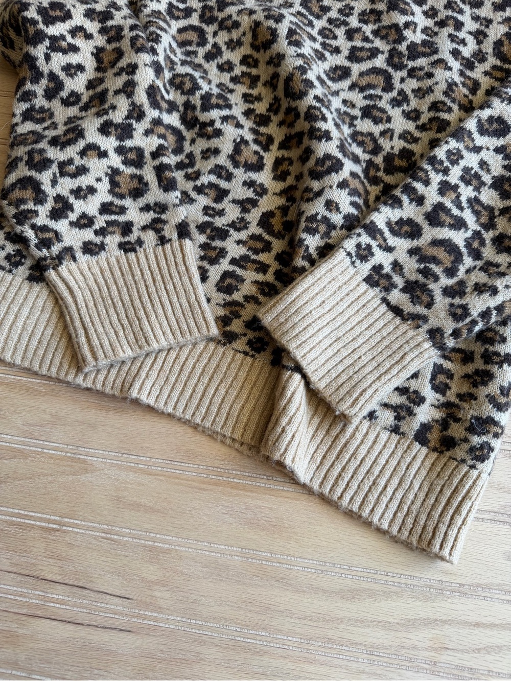 American Eagle Leopard Print Crewneck Sweater - Picture 2 of 4